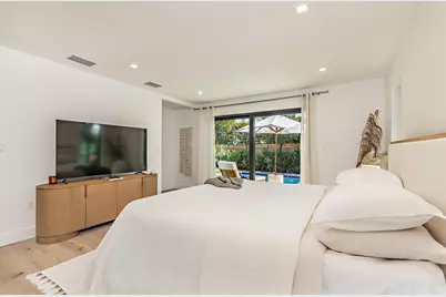 350 Colonial Road, West Palm Beach, FL 33405 - Photo 14