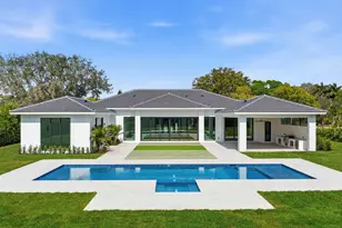 5770 Dixie Belle Rd, Palm Beach Gardens, FL 33418 - Photo 2