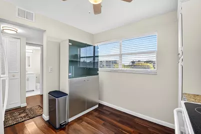 3661 Via Poinciana #410, Lake Worth, FL 33467 - Photo 20