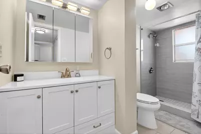 3661 Via Poinciana #410, Lake Worth, FL 33467 - Photo 26