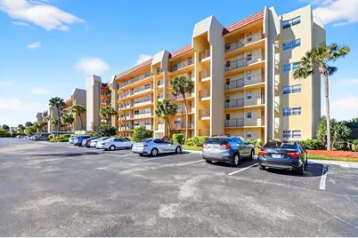 3661 Via Poinciana #410, Lake Worth, FL 33467 - Photo 2