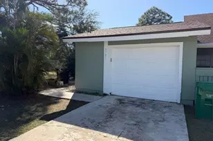 1781 SE Balmoral Ct, Port Saint Lucie, FL 34952 - Photo 2