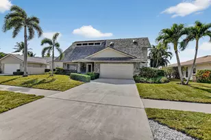 17421 Spring Tree Ln, Boca Raton, FL 33487 - Photo 2
