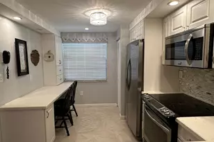 1101 Colony Point Cir, Pembroke Pines, FL 33026 - Photo 8