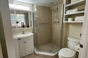 1101 Colony Point Cir, Pembroke Pines, FL 33026 - Photo 20