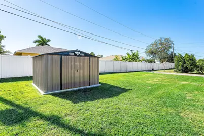 1652 SW Penrose Avenue, Port Saint Lucie, FL 34953 - Photo 32