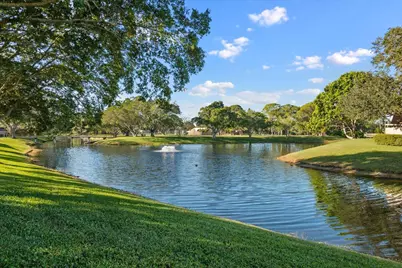 709 7th Lane, Palm Beach Gardens, FL 33418 - Photo 1