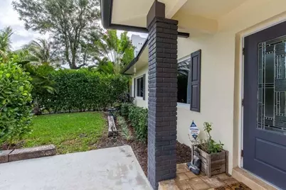 327 Dartmouth Drive, Lake Worth Beach, FL 33460 - Photo 2