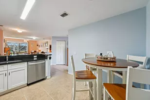 4065 Crystal Lake Dr, Pompano Beach, FL 33064 - Photo 18