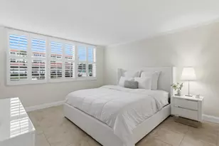 911 Gardenia Dr E, Delray Beach, FL 33483 - Photo 10