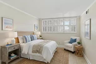 911 Gardenia Dr E, Delray Beach, FL 33483 - Photo 16