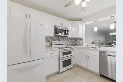 911 Gardenia Drive E #150, Delray Beach, FL 33483 - Photo 10
