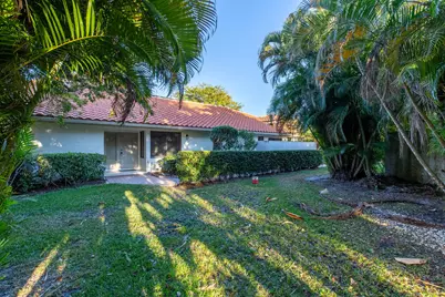 2451 Windsor Way Court, Wellington, FL 33414 - Photo 4