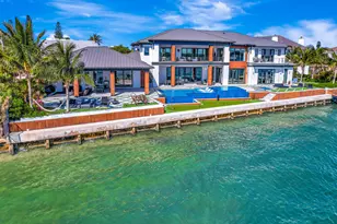 712 Lakeside Cir, North Palm Beach, FL 33408 - Photo 2