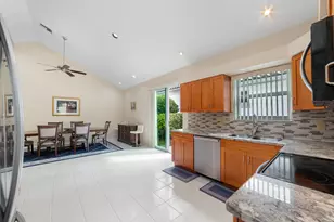 11905 Fountainside Cir, Boynton Beach, FL 33437 - Photo 20