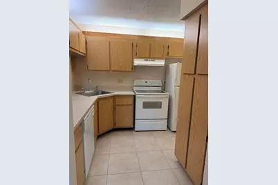 812 Sky Pine Way #B2, Greenacres, FL 33415 - Photo 4