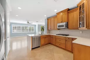 604 NE Francesca Ln, Boca Raton, FL 33487 - Photo 6