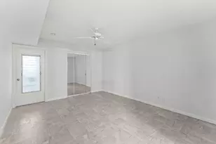 124 Shore Ct, North Palm Beach, FL 33408 - Photo 2