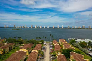 1020 Lake Shore Dr, Lake Park, FL 33403 - Photo 24