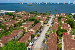 1020 Lake Shore Dr, Lake Park, FL 33403 - Photo 1