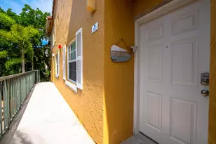 1020 Lake Shore Dr, Lake Park, FL 33403 - Photo 4