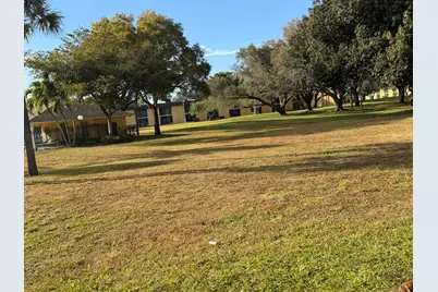 410 Meadows Circle #410, Boynton Beach, FL 33436 - Photo 2