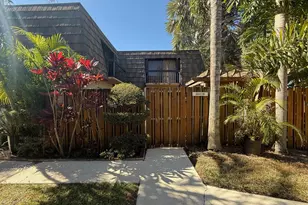 4043 Palm Bay Cir, West Palm Beach, FL 33406 - Photo 1