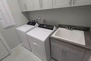 9292 Crestview Cir, West Palm Beach, FL 33412 - Photo 18