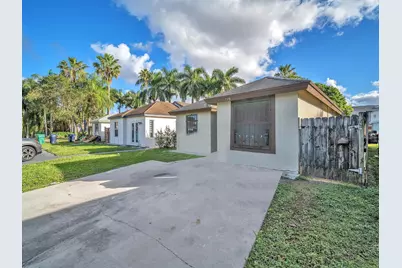 719 SW 10th Street, Florida City, FL 33034 - Photo 2