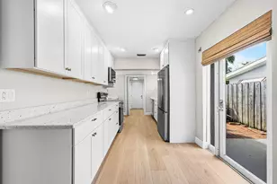 435 NE 35th St, Boca Raton, FL 33431 - Photo 18