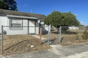 808 W 4th Street W, Riviera Beach, FL 33404 - Photo 2