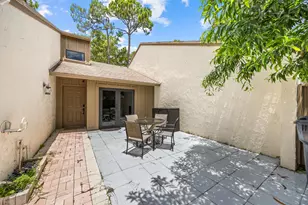 257 Pleasant Wood Dr, Wellington, FL 33414 - Photo 18