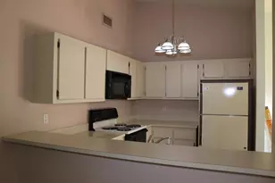 403 Springdale Cir, Lake Worth Beach, FL 33461 - Photo 8