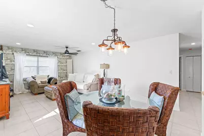 40 Seminole Court E, Royal Palm Beach, FL 33411 - Photo 4