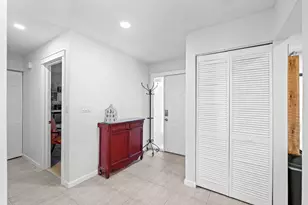 40 Seminole Ct E, Royal Palm Beach, FL 33411 - Photo 2