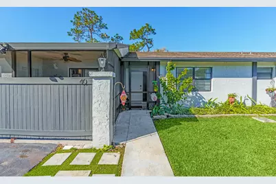 40 Seminole Court E, Royal Palm Beach, FL 33411 - Photo 1