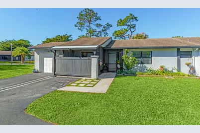 40 Seminole Court E, Royal Palm Beach, FL 33411 - Photo 24