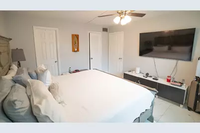 8285 Sunrise Lakes Boulevard #110, Sunrise, FL 33322 - Photo 18