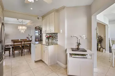 3951 Via Poinciana #516, Lake Worth, FL 33467 - Photo 8