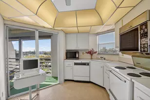 3590 Via Poinciana, Lake Worth, FL 33467 - Photo 20