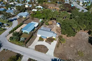 2427 NE Center St, Jensen Beach, FL 34957 - Photo 4