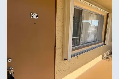 600 Village Green Court #219, Lake Worth Beach, FL 33461 - Photo 4