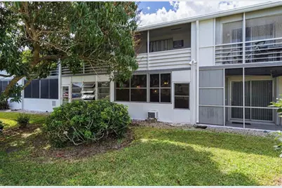 98 Cambridge E, West Palm Beach, FL 33417 - Photo 10