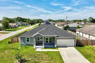 1791 SW Effland Ave, Port Saint Lucie, FL 34953 - Photo 2