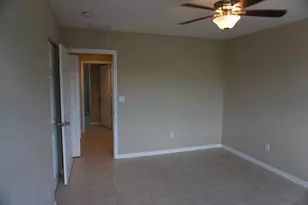 1987 Nassau Dr, Riviera Beach, FL 33404 - Photo 10