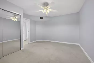 3590 Via Poinciana #202, Lake Worth, FL 33467 - Photo 12