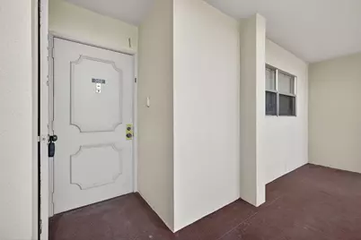 3590 Via Poinciana #202, Lake Worth, FL 33467 - Photo 10