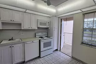 2651 S Palm Aire Dr, Pompano Beach, FL 33069 - Photo 2