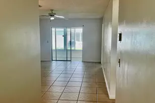 101 Leisure Lake Cir, Boynton Beach, FL 33426 - Photo 2