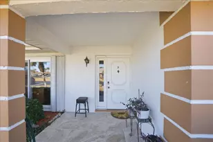 1017 Pheasant Run Dr, Fort Pierce, FL 34982 - Photo 2